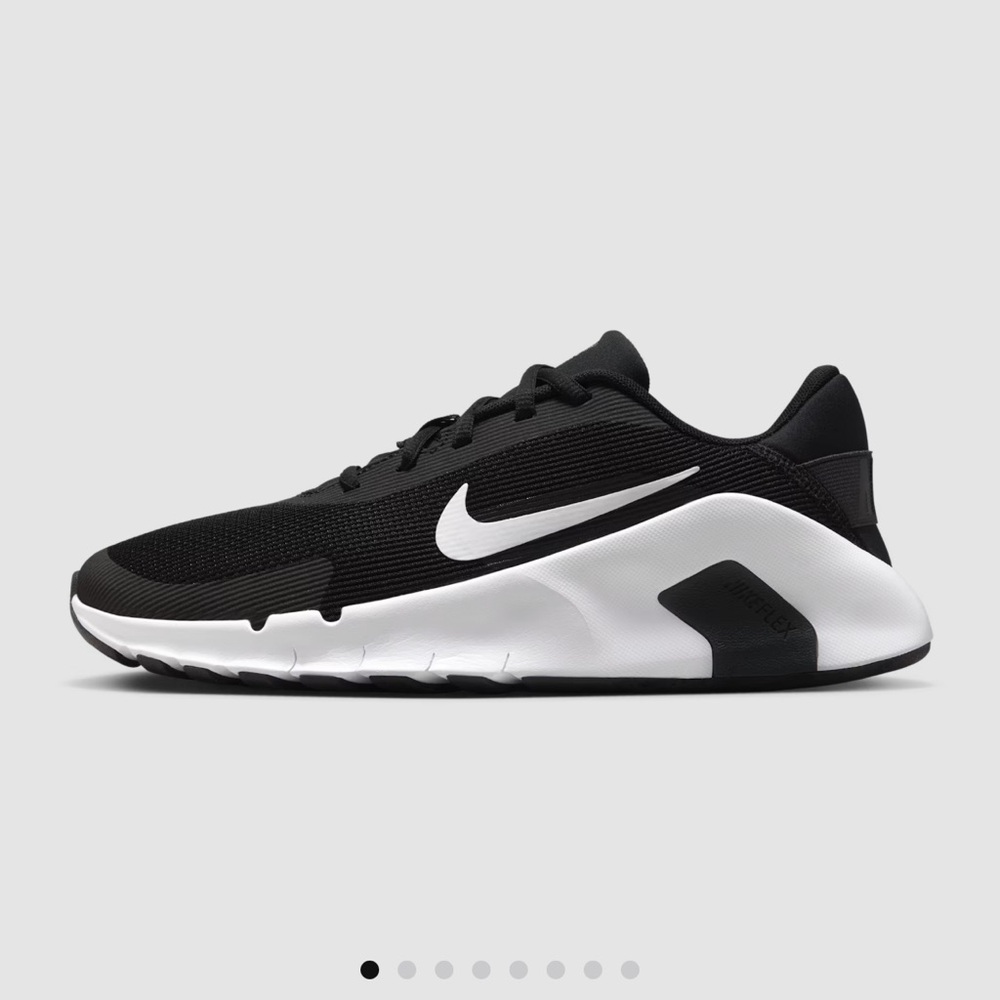 Nike Flex Train Black and White Sneakers women’s size 10 NWT